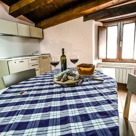 Ferienwohnung Le Aie Di Postignano Sellano Exterior foto