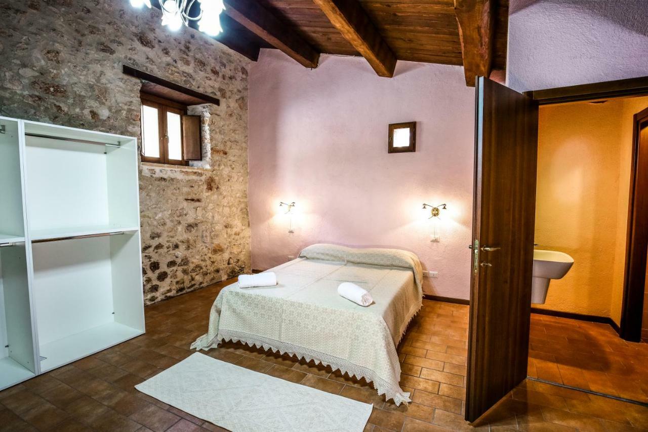Ferienwohnung Le Aie Di Postignano Sellano Exterior foto