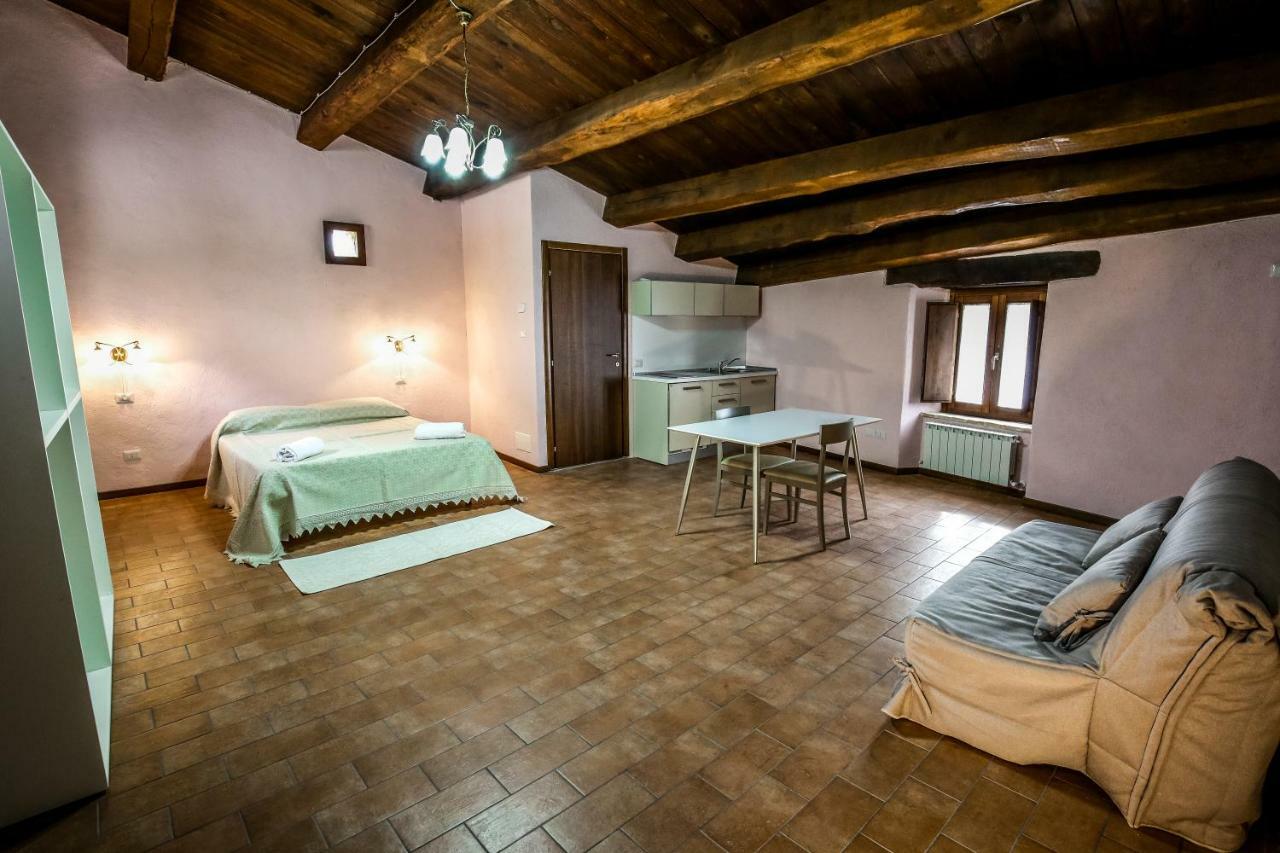 Ferienwohnung Le Aie Di Postignano Sellano Exterior foto