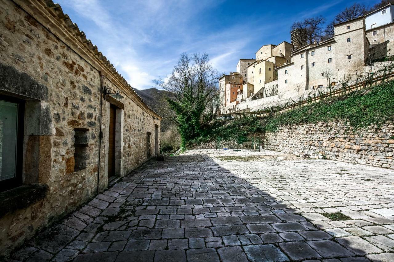 Ferienwohnung Le Aie Di Postignano Sellano Exterior foto