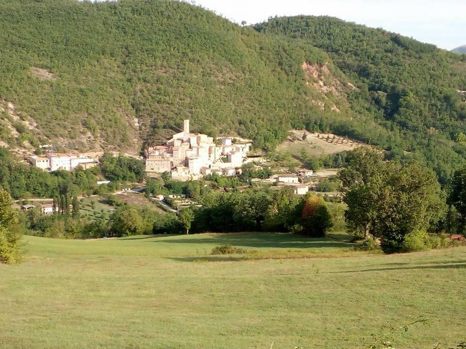Ferienwohnung Le Aie Di Postignano Sellano Exterior foto
